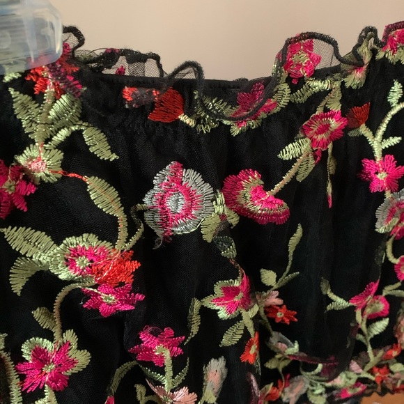 small. black. floral. off the shoulder crop top. - Picture 2 of 4